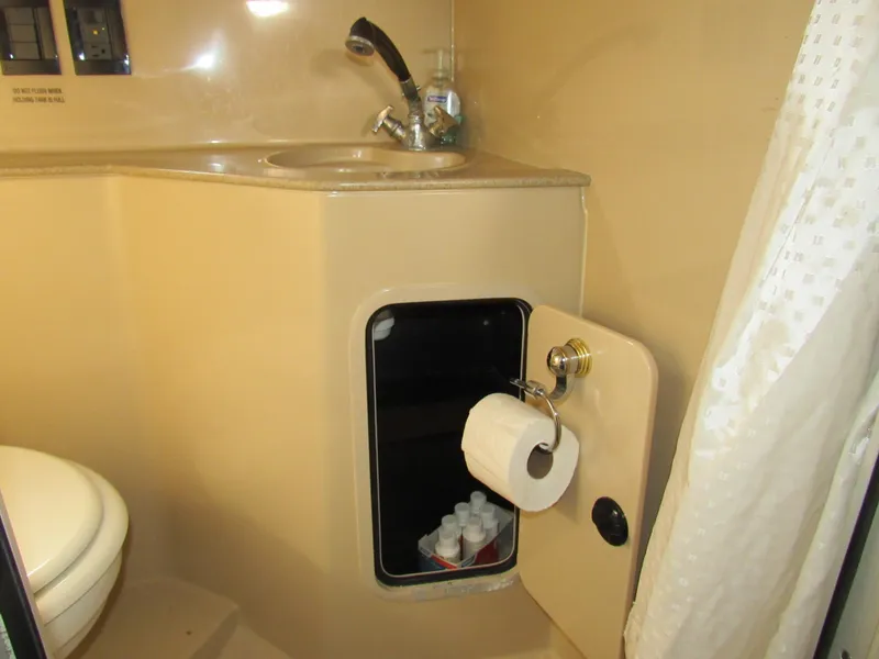 Slide: The Image of Cruisers Yachts 2870 Express 2003 - 65