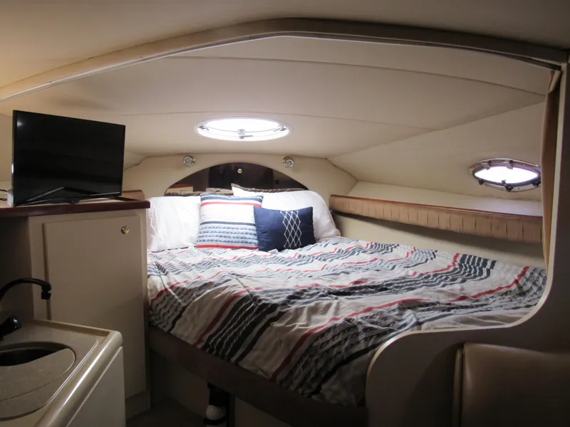 Slide: The Image of Cruisers Yachts 2870 Express 2003 - 68