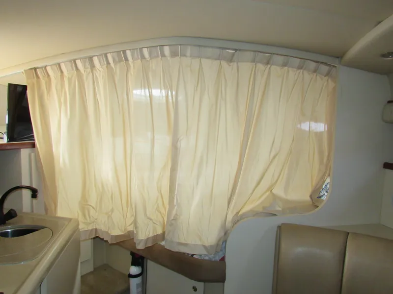 Slide: The Image of Cruisers Yachts 2870 Express 2003 - 70