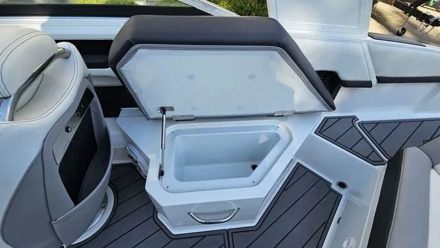 Slide: The Image of Cobalt R4 2022 - 25