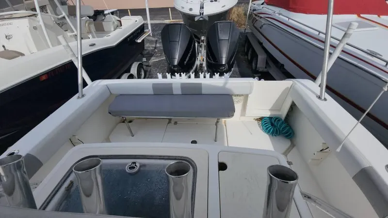 Slide: The Image of Mako 284 CC 2019 - 108