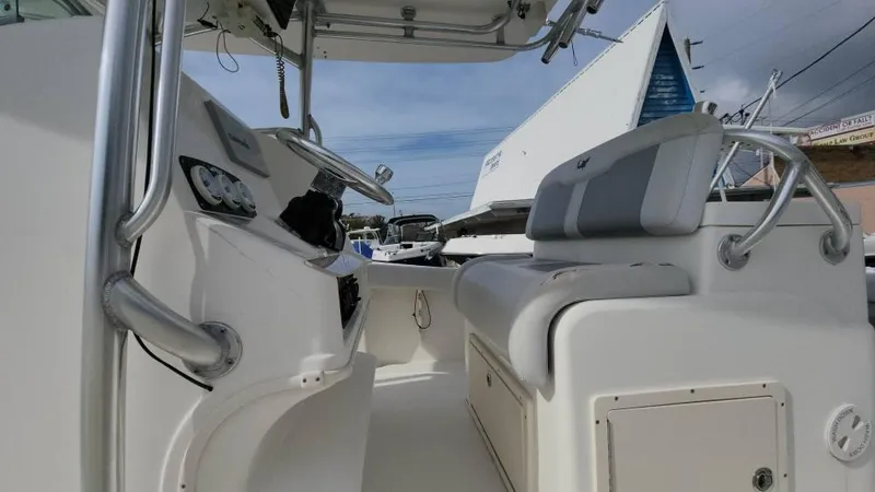 Slide: The Image of Mako 284 CC 2019 - 114