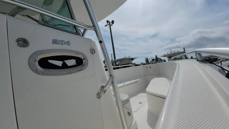 Slide: The Image of Mako 284 CC 2019 - 115