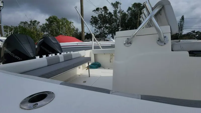 Slide: The Image of Mako 284 CC 2019 - 119