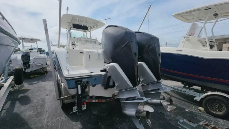 Slide: The Image of Mako 284 CC 2019 - 133