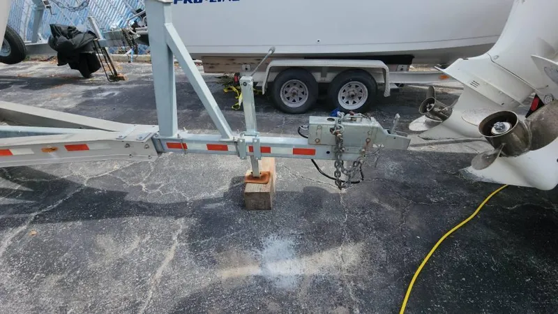 Slide: The Image of Mako 284 CC 2019 - 137