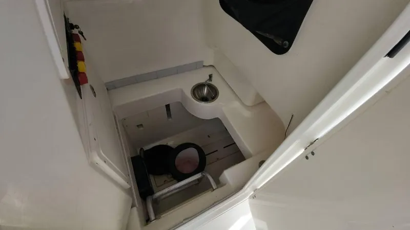 Slide: The Image of Mako 284 CC 2019 - 141