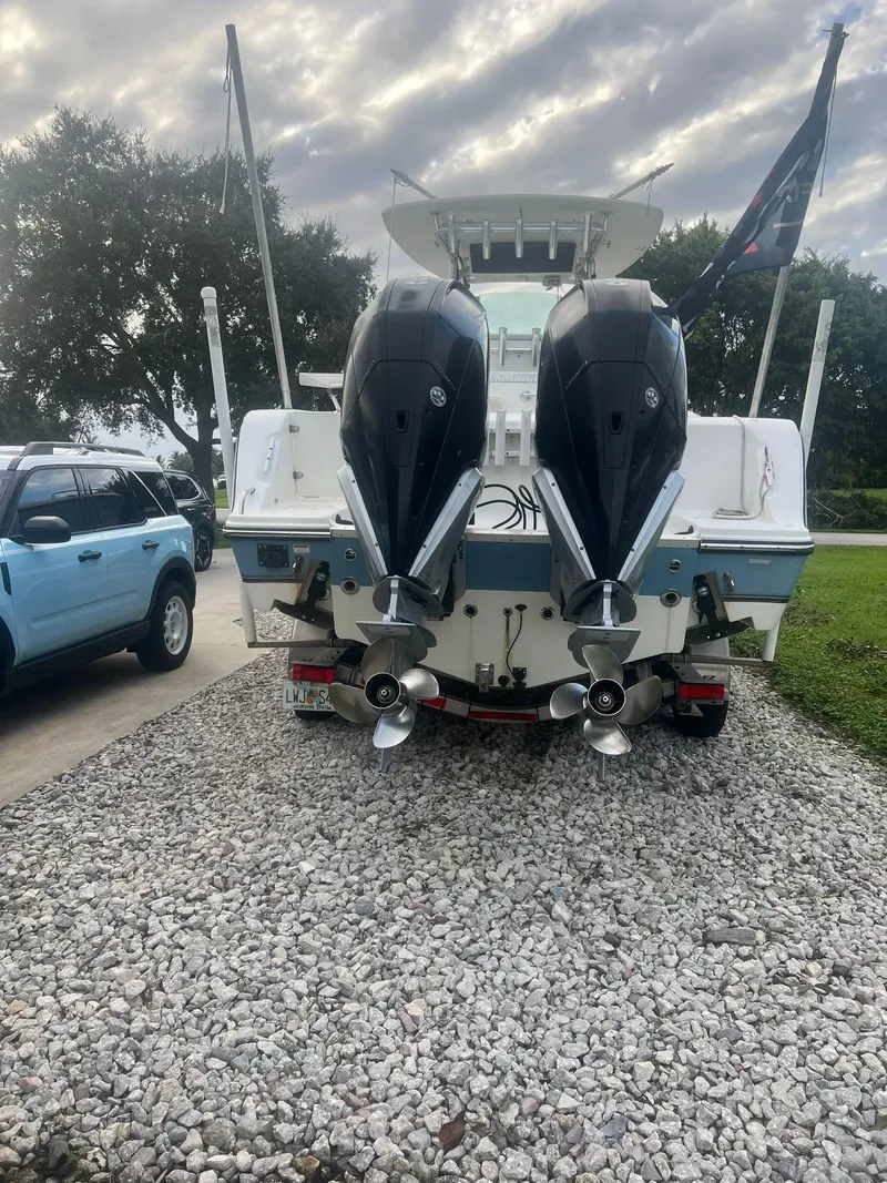 Slide: The Image of Mako 284 CC 2019 - 152