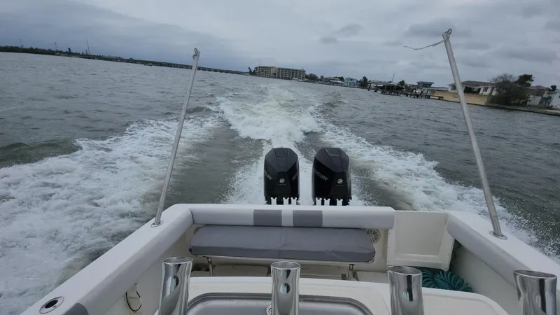 Slide: The Image of Mako 284 CC 2019 - 51