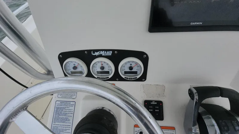 Slide: The Image of Mako 284 CC 2019 - 53