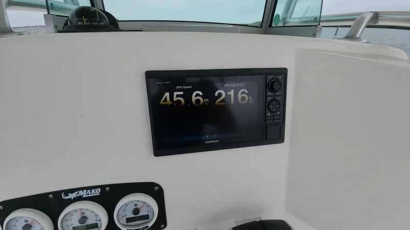 Slide: The Image of Mako 284 CC 2019 - 54