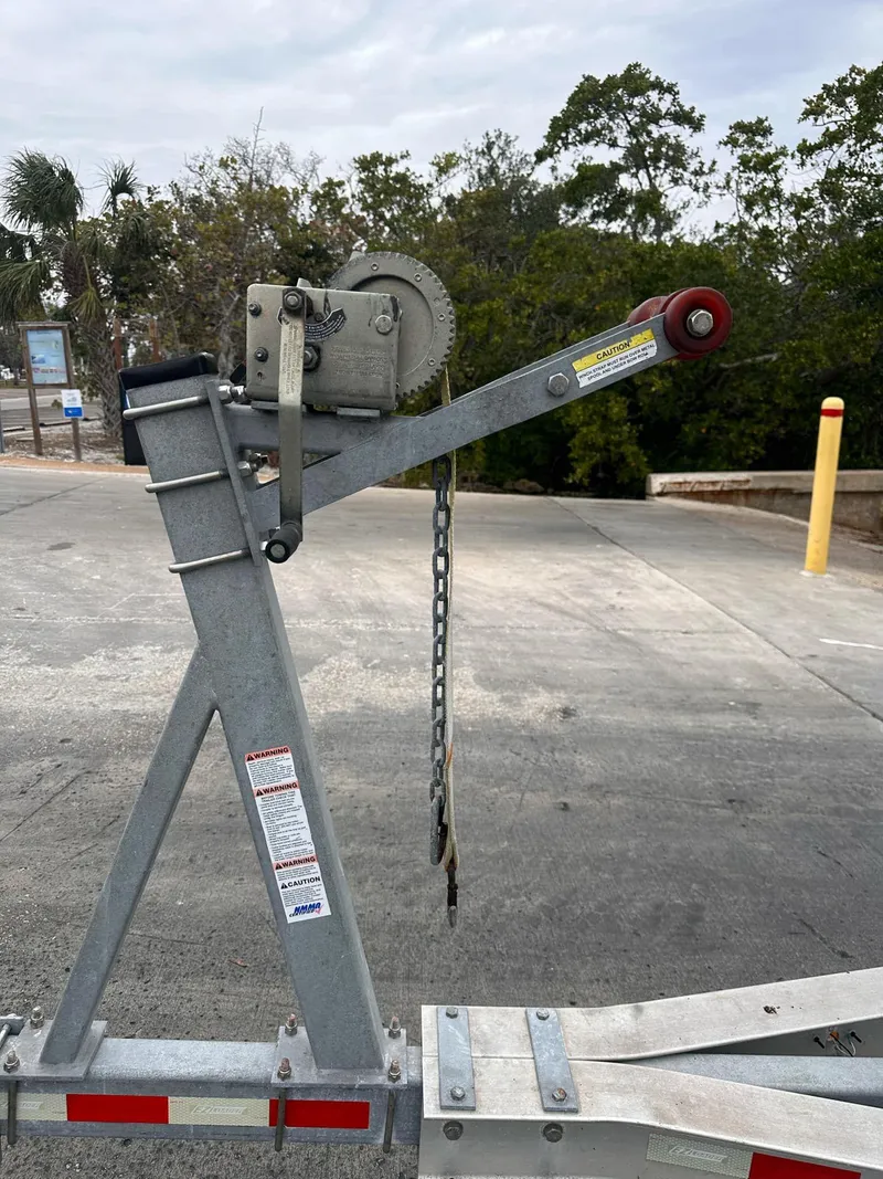 Slide: The Image of Mako 284 CC 2019 - 61