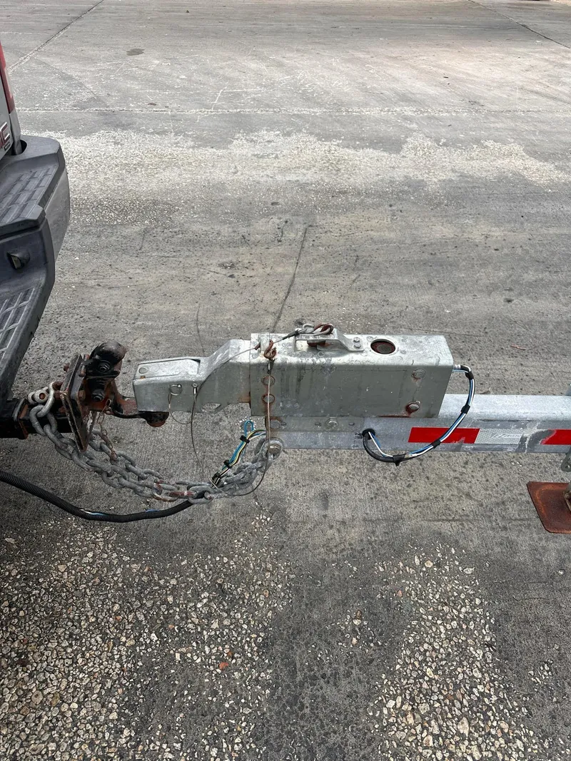 Slide: The Image of Mako 284 CC 2019 - 64