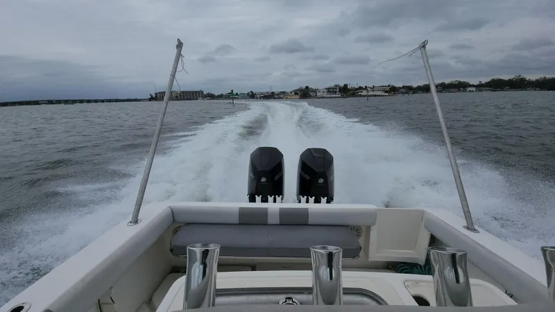 Slide: The Image of Mako 284 CC 2019 - 69