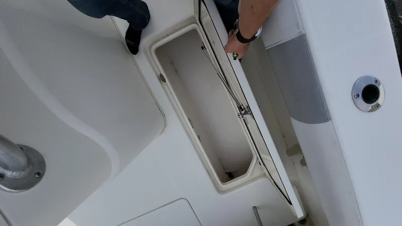 Slide: The Image of Mako 284 CC 2019 - 81