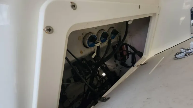 Slide: The Image of Mako 284 CC 2019 - 97