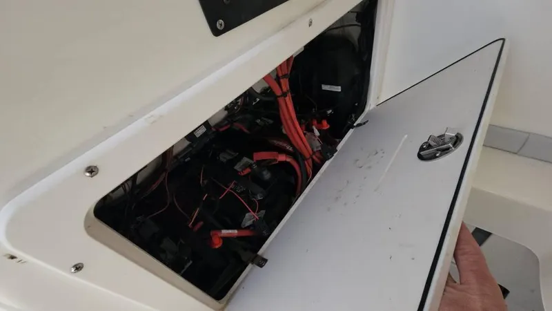 Slide: The Image of Mako 284 CC 2019 - 98