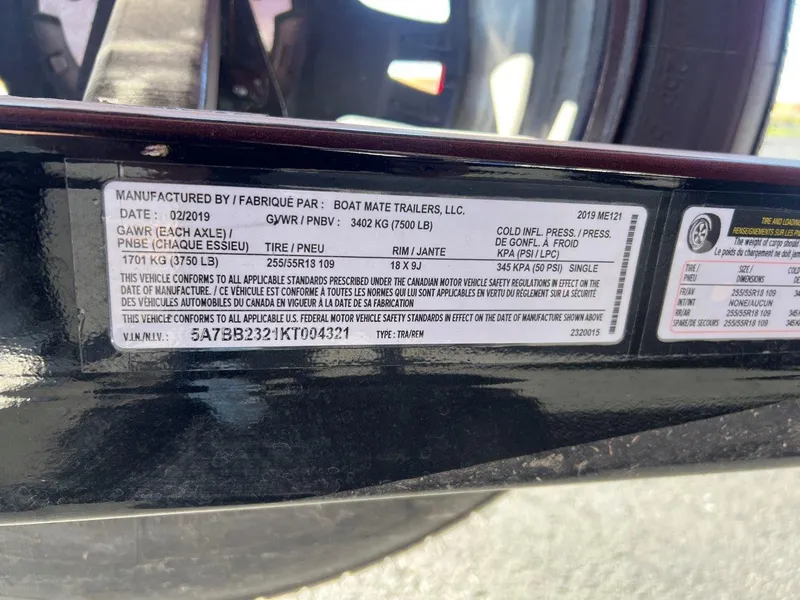 Slide: The Image of 2019 Moomba Mojo trailer label with specifications and compliance details. - 21