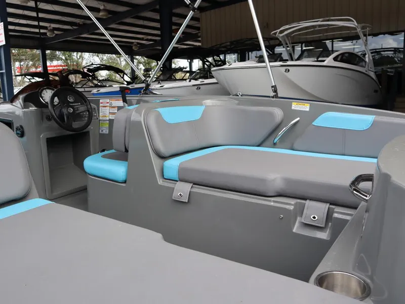 Slide: The Image of Bayliner Element E18 2023 - 16