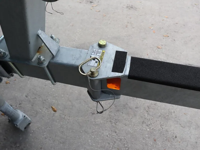 Slide: The Image of Bayliner Element E18 2023 - 24