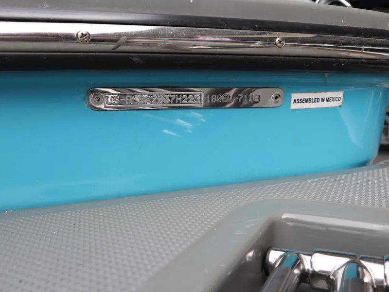 Slide: The Image of Bayliner Element E18 2023 - 25