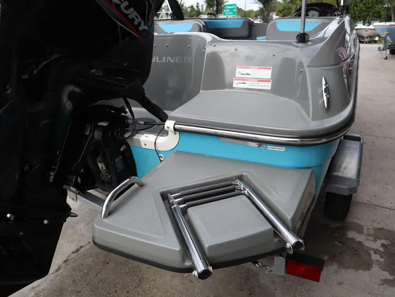 Slide: The Image of Bayliner Element E18 2023 - 6