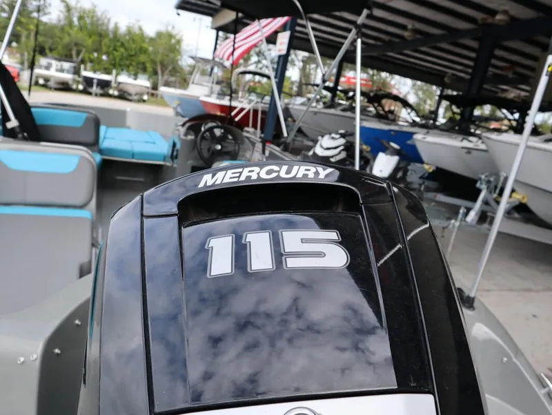 Slide: The Image of Bayliner Element E18 2023 - 8