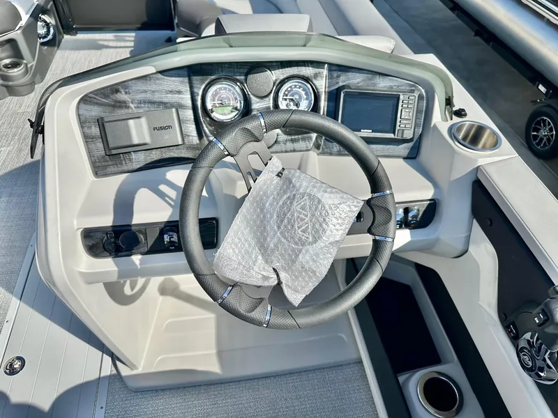 Slide: The Image of Avalon 25' LSZ Platinum Entertainer w/ 200HP Mercury! 2025 - 8