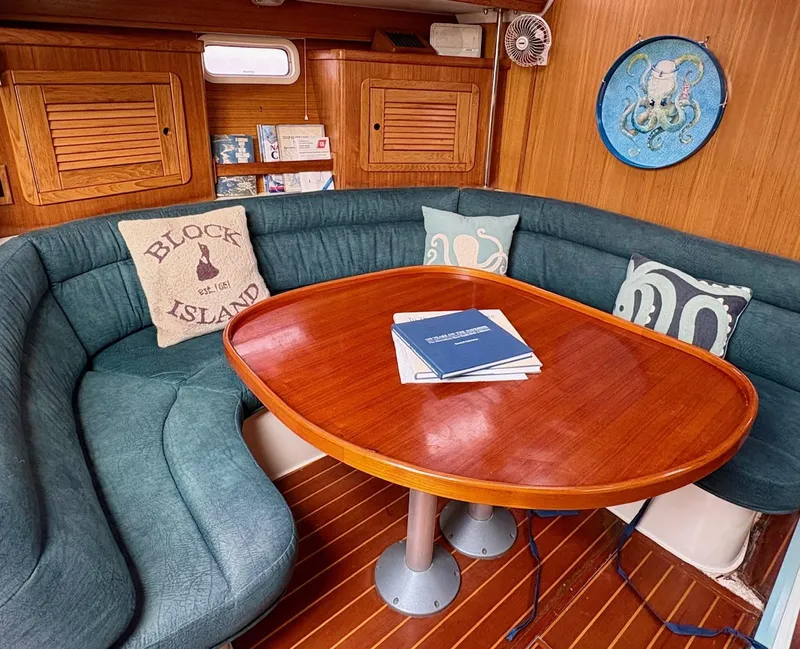 Slide: The Image of Depth gauge display on a 1998 Catalina 42 Mk II sailboat, showing zero feet. - 9