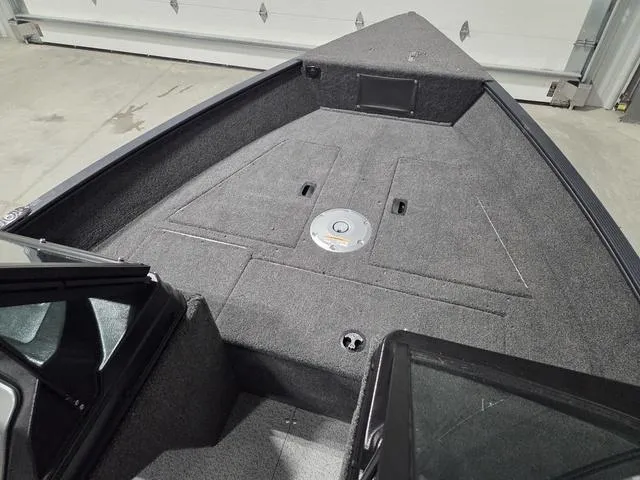 Slide: The Image of Lund 1650 Angler Sport 2025 - 17