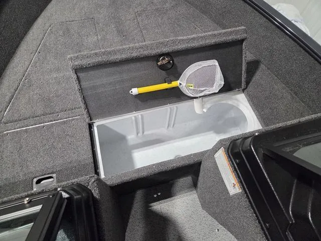 Slide: The Image of Lund 1650 Angler Sport 2025 - 18