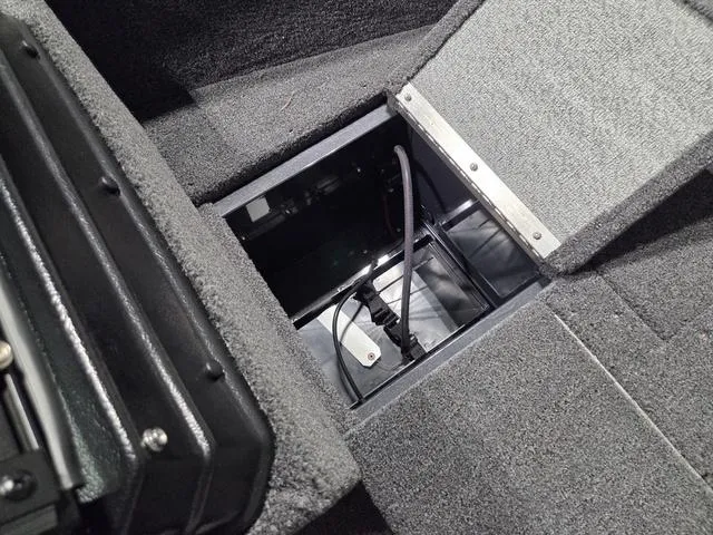 Slide: The Image of Lund 1650 Angler Sport 2025 - 19