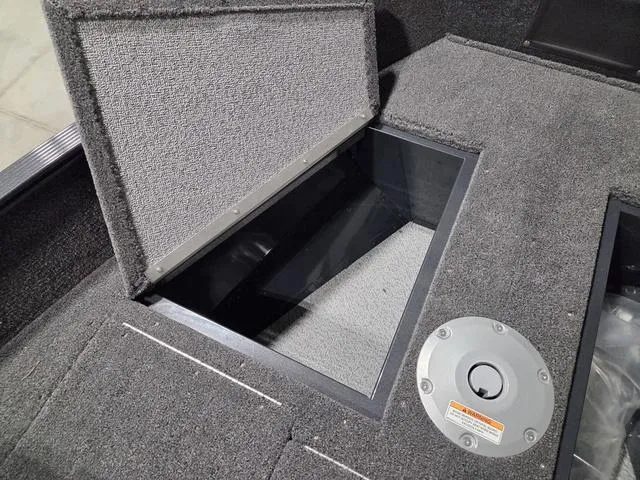 Slide: The Image of Lund 1650 Angler Sport 2025 - 21