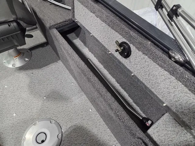 Slide: The Image of Lund 1650 Angler Sport 2025 - 9