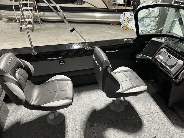 Slide: The Image of Lund 1875 Tyee Sport 2025 - 10