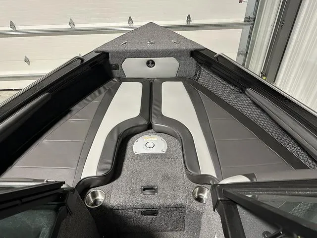 Slide: The Image of Lund 1875 Tyee Sport 2025 - 13