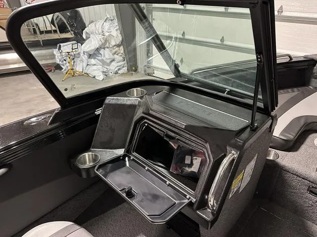 Slide: The Image of Lund 1875 Tyee Sport 2025 - 14