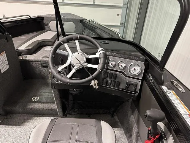 Slide: The Image of Lund 1875 Tyee Sport 2025 - 16