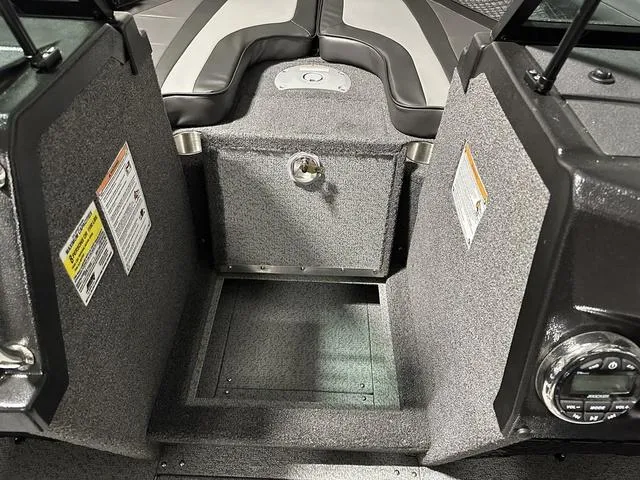 Slide: The Image of Lund 1875 Tyee Sport 2025 - 18