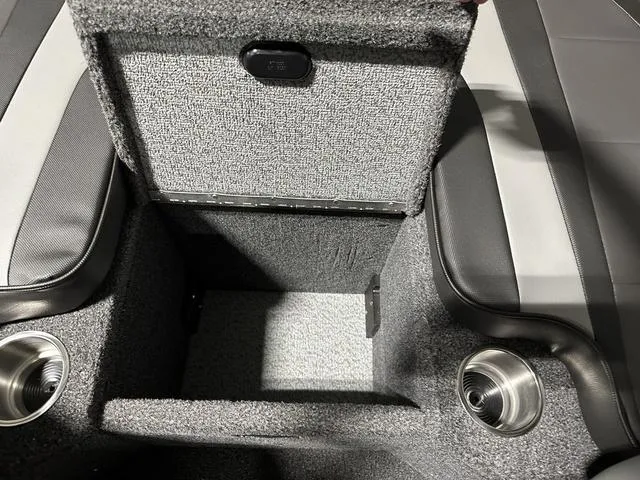 Slide: The Image of Lund 1875 Tyee Sport 2025 - 19