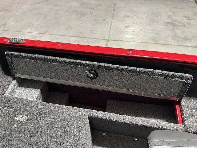 Slide: The Image of Lund 1650 Rebel XL SS 2025 - 10