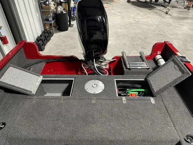 Slide: The Image of Lund 1650 Rebel XL SS 2025 - 7