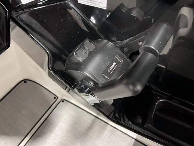 Slide: The Image of Yamaha AR220 2025 - 13