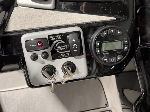 Slide: The Image of Yamaha AR220 2025 - 14