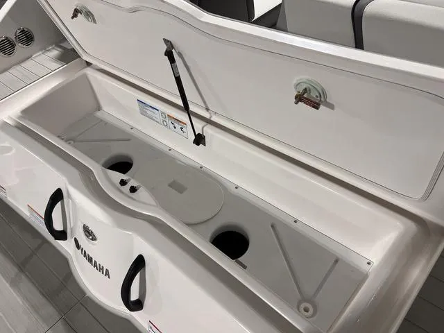 Slide: The Image of Yamaha AR220 2025 - 4