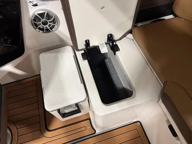 Slide: The Image of Yamaha 222S 2025 - 11