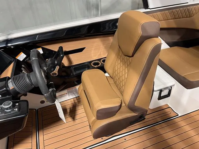 Slide: The Image of Yamaha 222S 2025 - 17