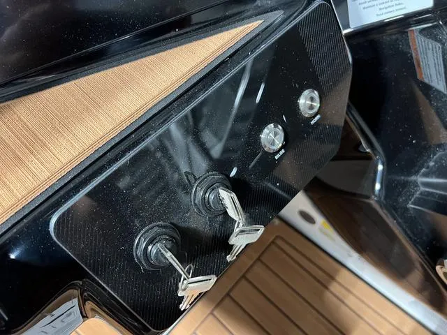 Slide: The Image of Yamaha 222S 2025 - 21