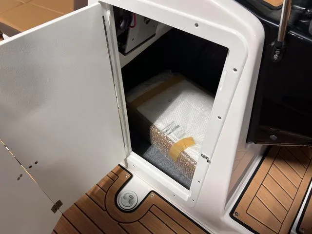 Slide: The Image of Yamaha 222S 2025 - 23