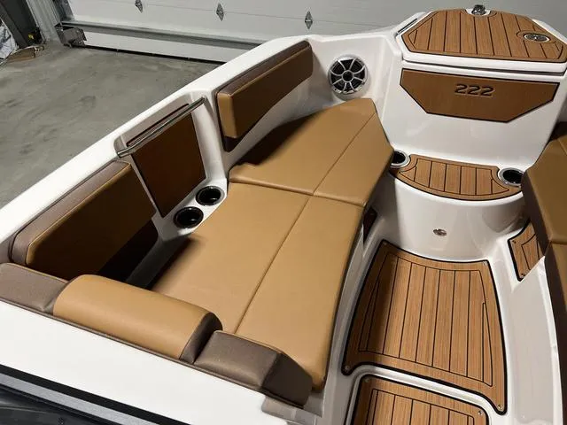 Slide: The Image of Yamaha 222S 2025 - 25